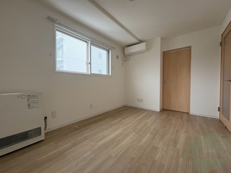 居室・リビング　広くてきれいなリビングです！快適に過ごせそうですね。