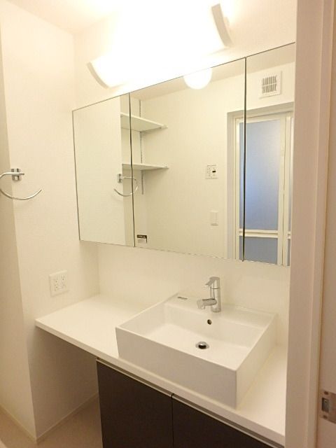 洗面設備　別号室参照