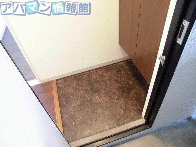 玄関　※別号室のお写真になります