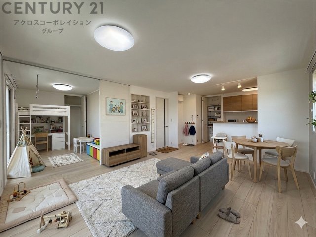 居室・リビング　画像中の家具はAIにより配置加工しているため、付属しません