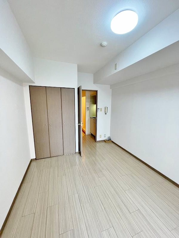 居室・リビング　★洋室6.4帖★