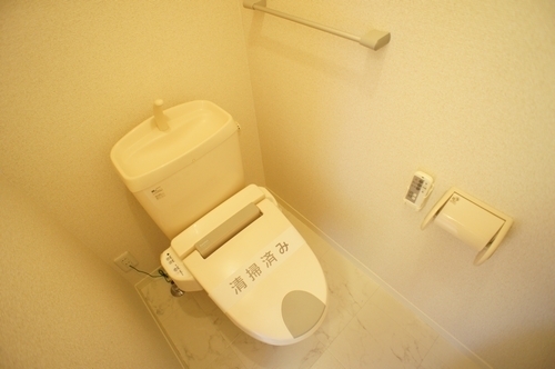 トイレ　イメージ。温水洗浄暖房便座♪冬場の便座もポカポカです♪