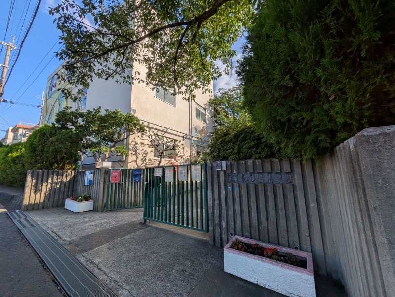 小学校　少路小学校（小学校）まで979m