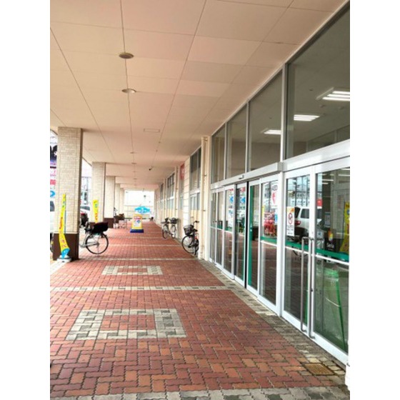 ドラックストア　ウエルシア富山大泉店（ドラッグストア）まで1072m