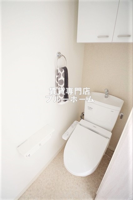 トイレ　温水洗浄便座付！
