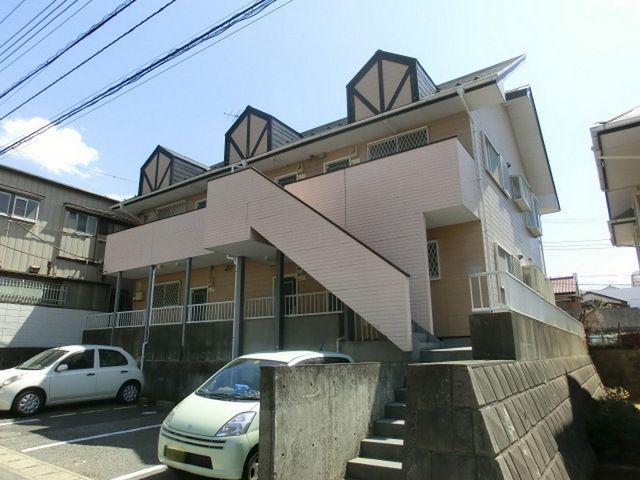 建物外観　駅徒歩１０分　閑静な住宅街の立地