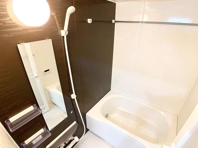 バス・シャワールーム　落ち着いた空間のお風呂です