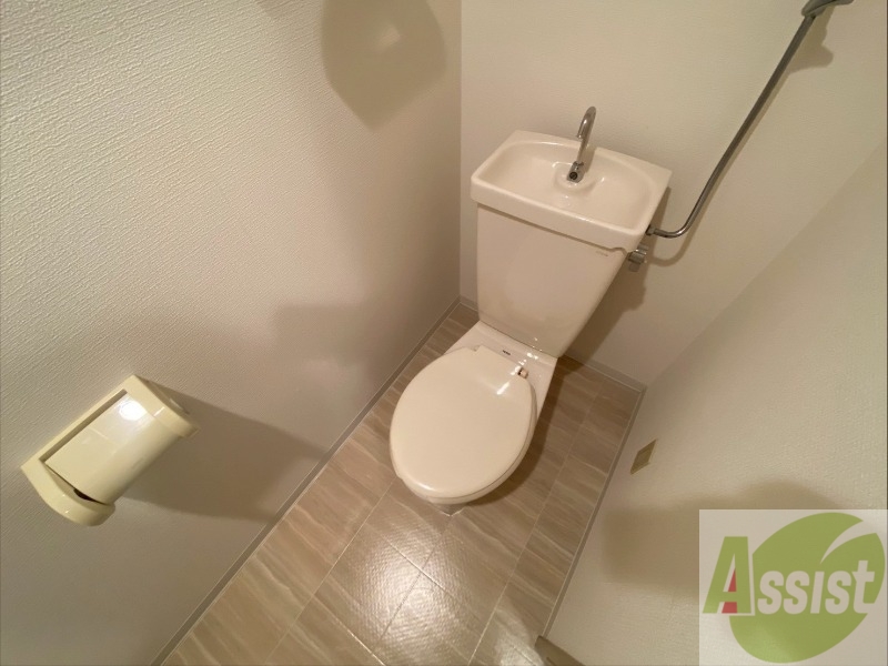 トイレ　こちらはトイレです。清潔感があり、安心して使用できます。
