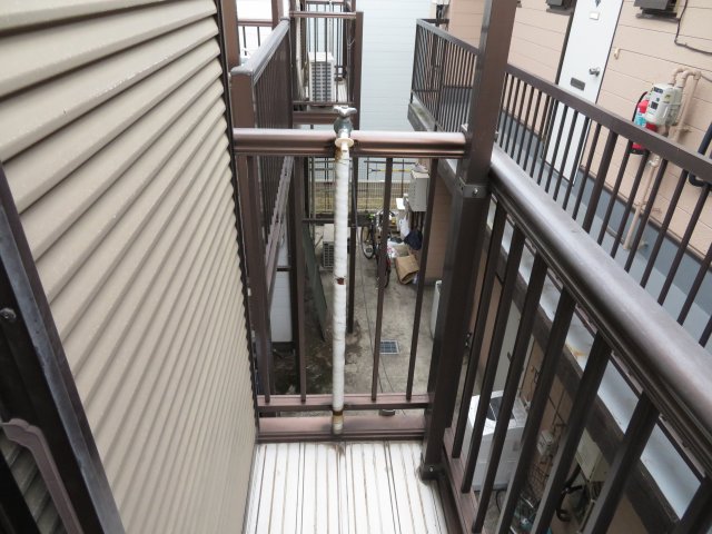 バルコニー　洗濯置き場はバルコニーになります。