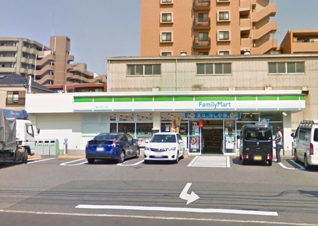 コンビニ　ファミリーマート浦安北栄四丁目店（コンビニ）まで267m