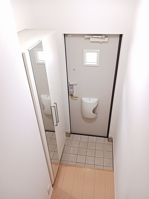 玄関　シューズボックス完備です。