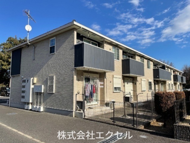 建物外観　南向きの2LDKです。カップル、新婚さんにオススメ。