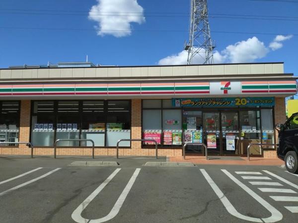 コンビニ　セブンイレブン足立東保木間店（コンビニ）まで202m