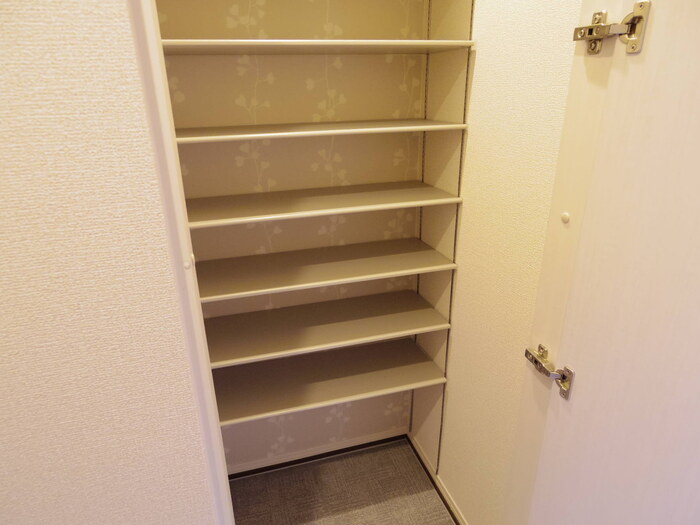 玄関　シューズクローク