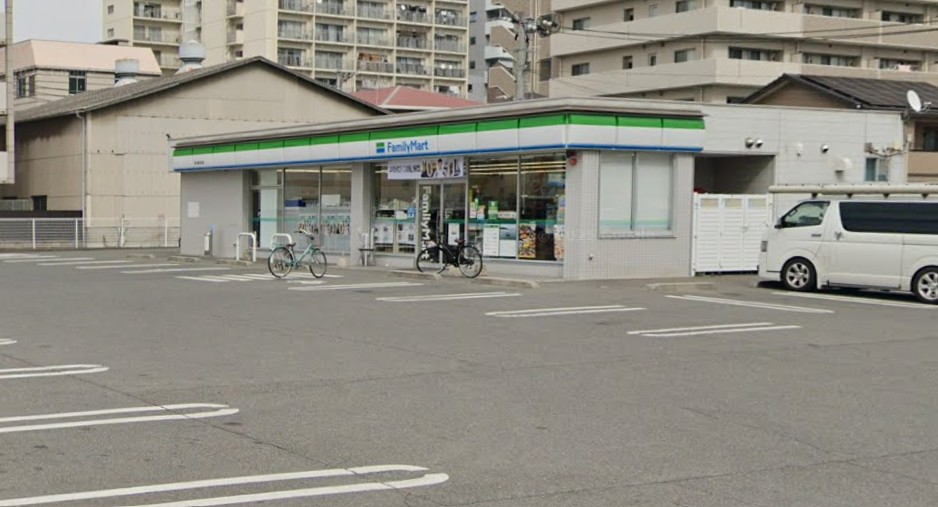 コンビニ　ファミリーマート岡山東古松店（コンビニ）まで301m