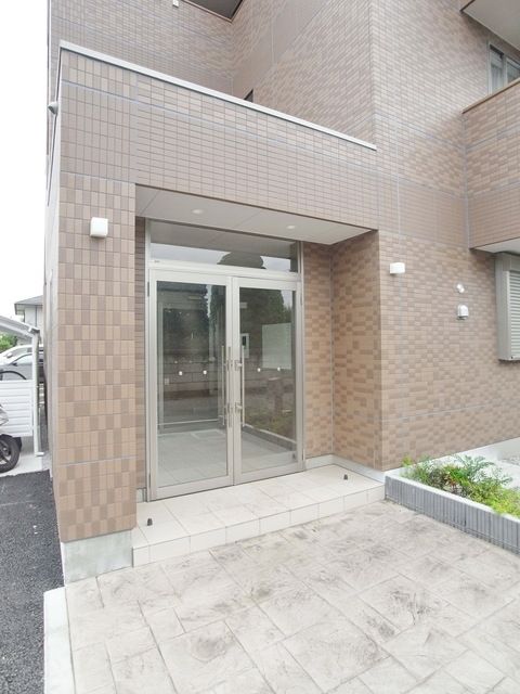 エントランス　入口はこちら♪