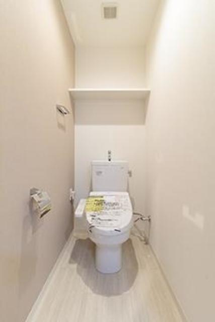 トイレ　※写真は同タイプ住戸です。