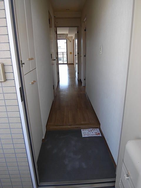 玄関　※別部屋参考写真