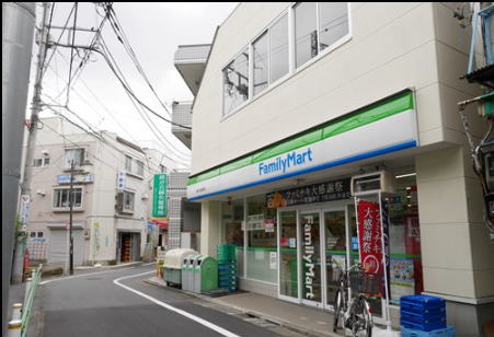 コンビニ　ファミリーマート 緑が丘駅前店（コンビニ）まで1258m