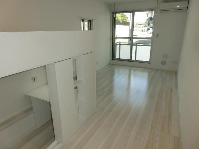 その他部屋・スペース　角部屋2面採光　備え付け書斎ベッド付き