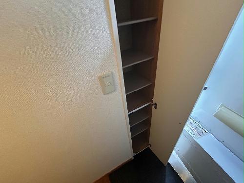 玄関　備品や設備仕様は号室等により異なるため現地をご確認ください。