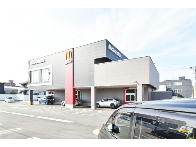 飲食店　マクドナルド中島新町店（飲食店）まで633m