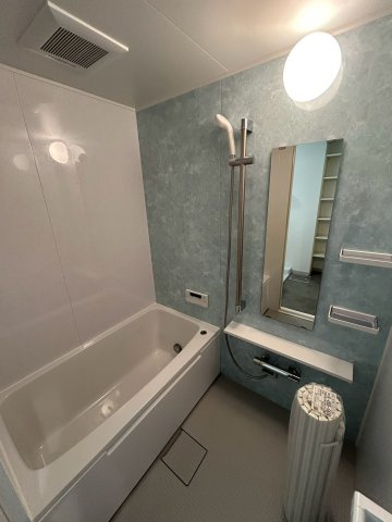 バス・シャワールーム　※同建物の類似写真となります。落ち着いた空間のお風呂です