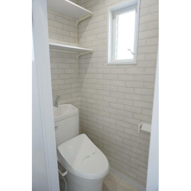 トイレ　温水洗浄便座付き♪