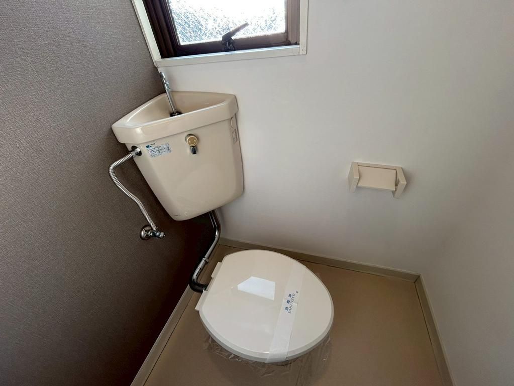 ＪＲ阪和線 百舌鳥駅 徒歩14分 3階建 築40年のトイレ写真
