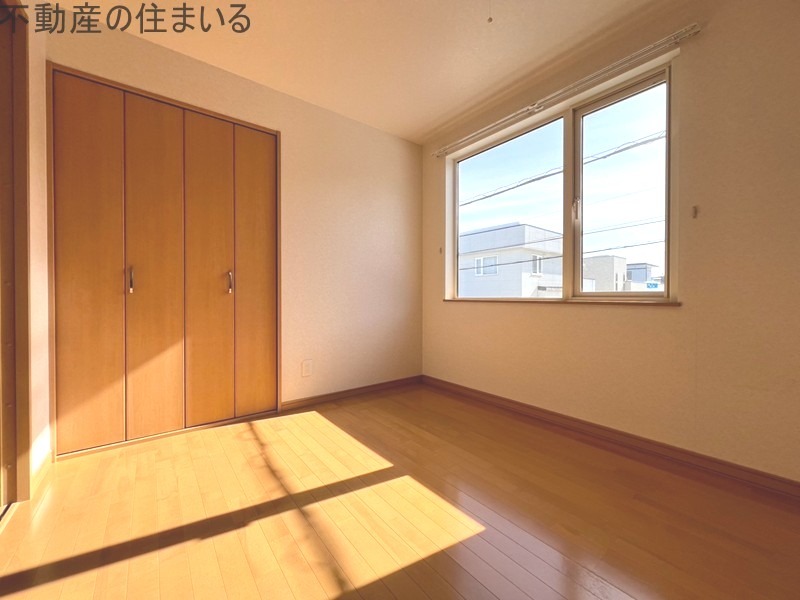 プルメリア川沿の内装写真