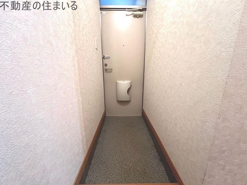 プルメリア川沿の玄関写真