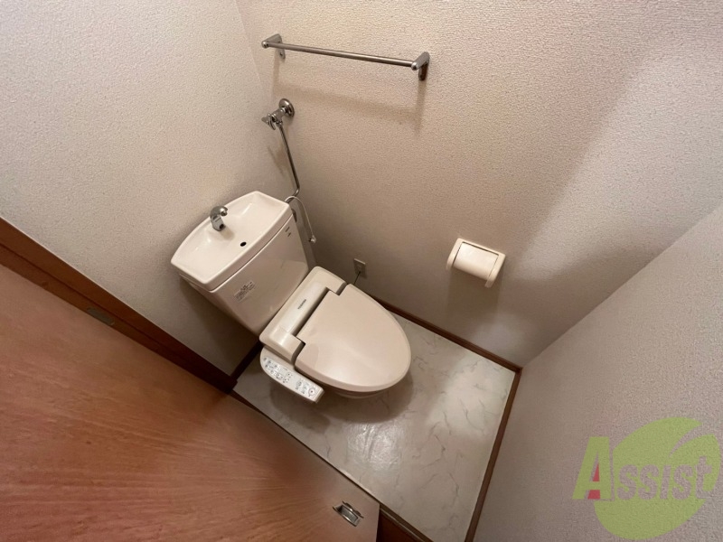 トイレ　トイレです。ウォシュレット付を探している方、おすすめです。