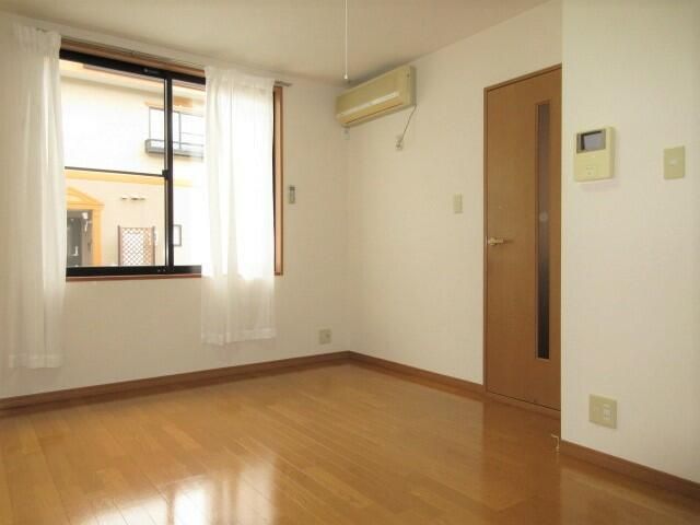 居室・リビング　写真は別の部屋のものです。