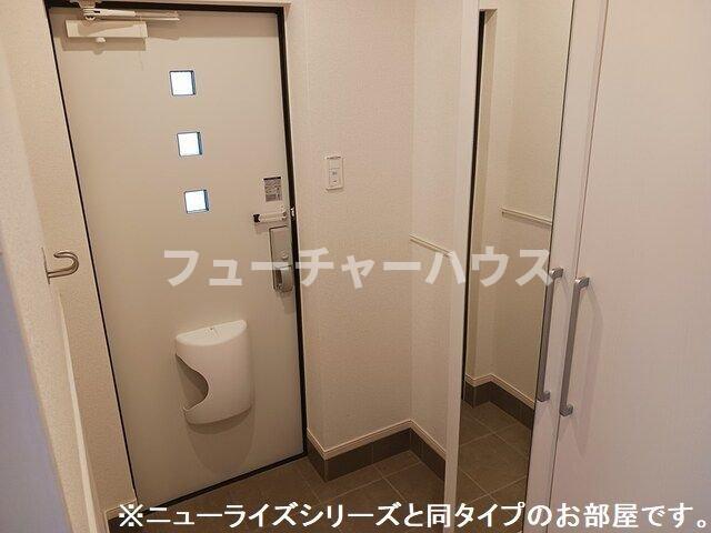 玄関　収納もある玄関です