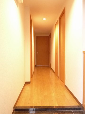 玄関　現状優先となります。