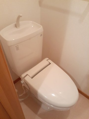 トイレ　清潔感のあるトイレです