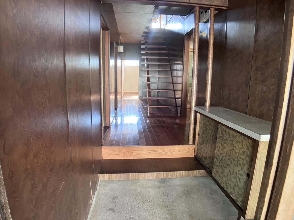 高岡市上北島151-10貸家の玄関写真