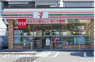 コンビニ　セブンイレブン 高槻芝生町3丁目店（コンビニ）まで305m