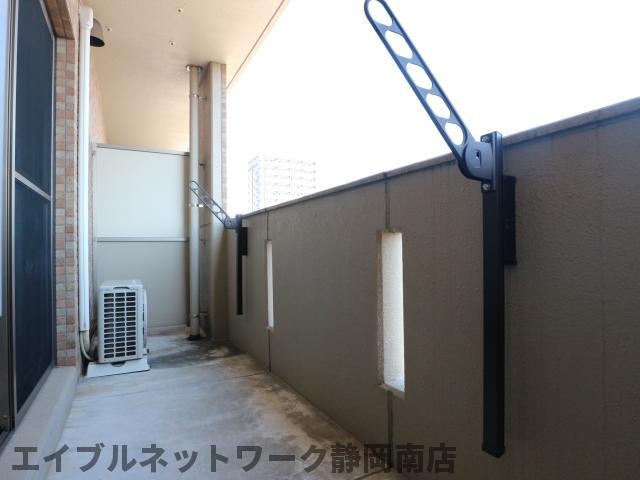 【静岡市駿河区中田のマンションのバルコニー】