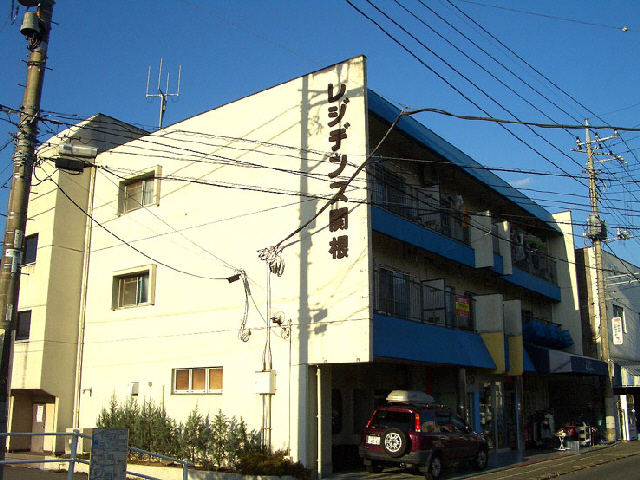 三島市加茂川町のマンションの建物外観