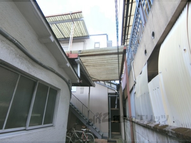 京都市上京区弁天町のマンションの建物外観