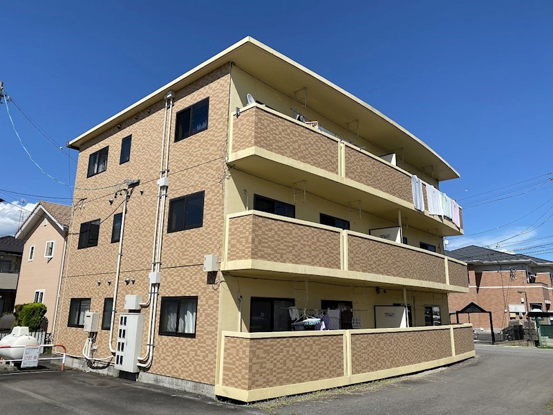 上田市仁古田のマンションの建物外観