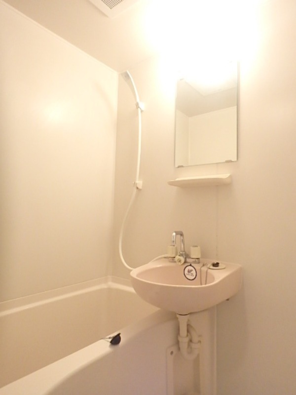 バス・シャワールーム　図面と現状に相違がある場合には現状を優先