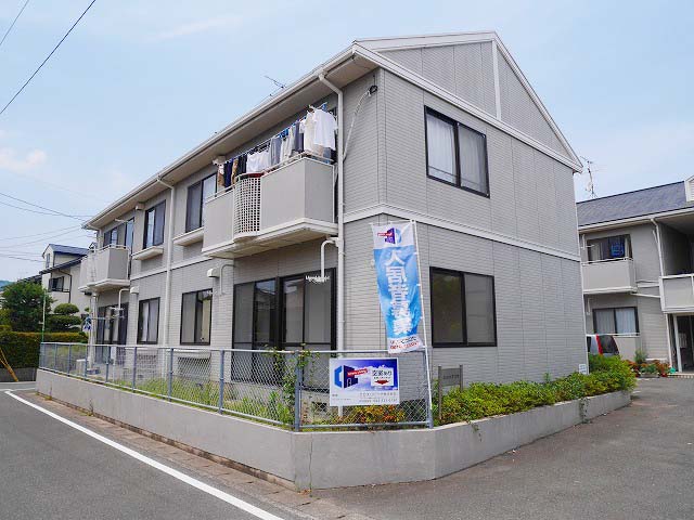 那珂川市松木のアパートの建物外観