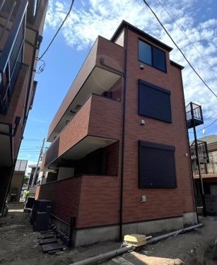 【ベイルーム横須賀三春町の建物外観】