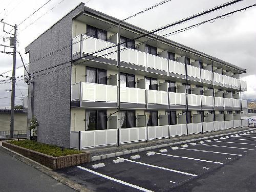 三島市富田町のマンションの建物外観