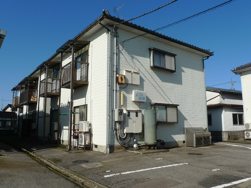 メゾン秋桜の建物外観