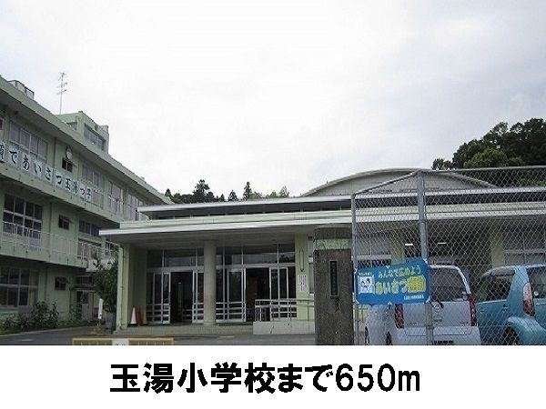 【クレメント　ブリーズＡの小学校】