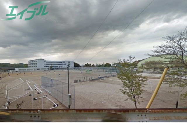 中学校　伊勢市立倉田山中学校（中学校）まで1800m