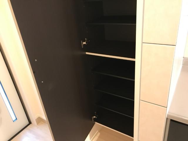 玄関　下足箱